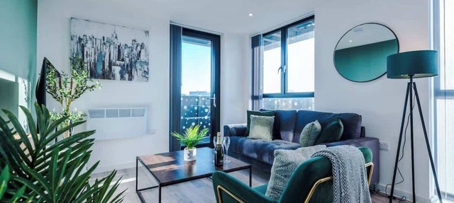 Stunning 2-Bed Flat, Amazing Location, Sleeps 4!