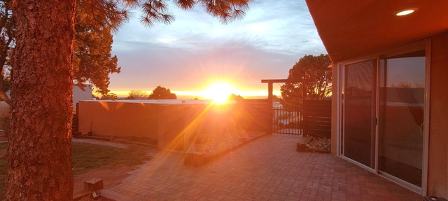 Stunning 4- bedroom Sandia Heights home w/mountain and city views!