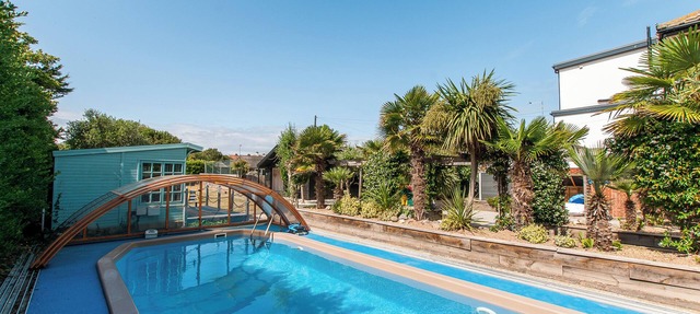 Stunning Botany Bay Beach House - Heated Pool - Open May - September!