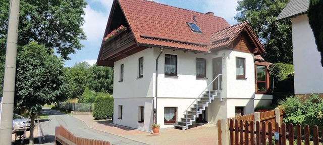 Stunning home in Auerbach/Ot Rempesgrün