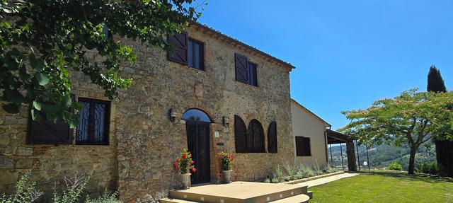 Stunning Hilltop Paradise Podere Maiano with AC!