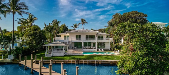 Stunning Key Biscayne Waterfront Villa with Heated Pool - 12mins to Miami