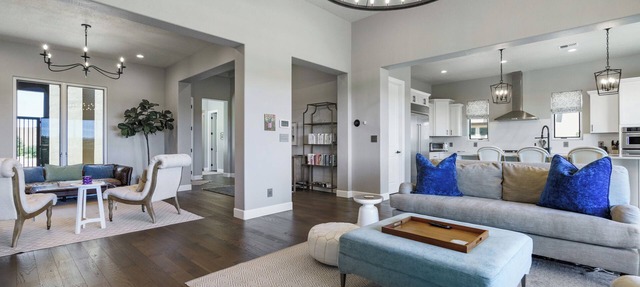 Stunning Modern Luxury - Spacious 4 Bedroom - Home Office + Gym - Views