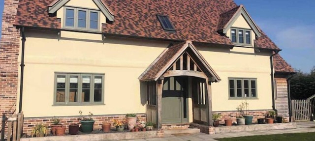 Stunning Oak Frame house with hot tub set in 3 acres of paddocks and gardens