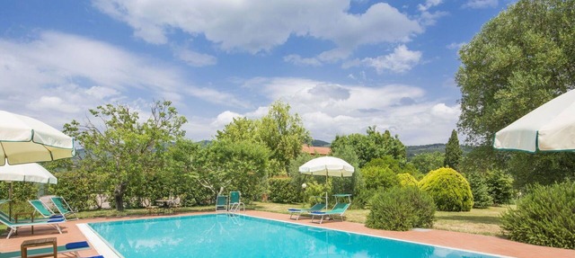 Stunning private villa with WIFI, private pool, TV, patio, pets allowed, panoramic view and park...