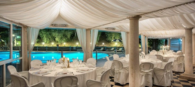 Stunning private villa for 14 guests with WIFI, A/C, private pool