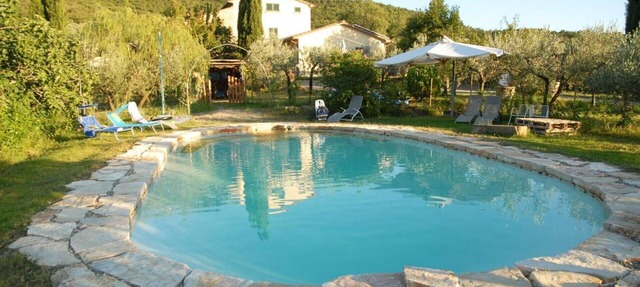 Stunning private villa with WIFI, private pool, A/C, TV, patio, panoramic view, close to Cortona