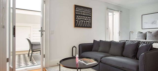 Stunning Studio with Alfresco Terrace near Trains