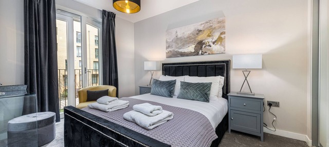 Stunning Townhouse XII - Cosy but spacious home from home stays, all in one.