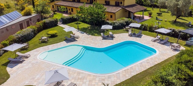 Stunning villa for 6 people with WIFI, pool, A/C, TV and parking