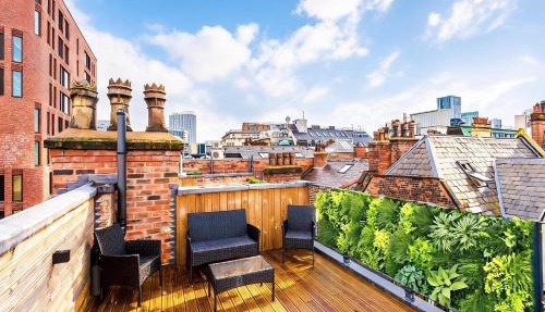 Stylish 3-Bed Central Stay - Roof Terrace & Parking