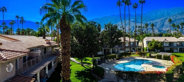 Stylish Condo Steps from Pool & Tennis in Palm Springs