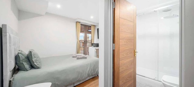 Stylish Ensuite Room Near Ilford Station & SKY Bar