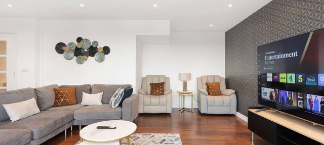 Stylish Executive near Heathrow