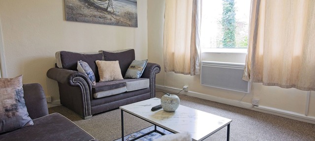 Stylish Five Star Rated Apartment