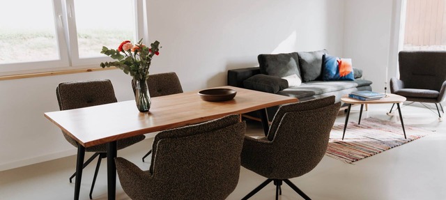 Stylish lakeside "workation" apartments in Ellwangen with Wi-Fi