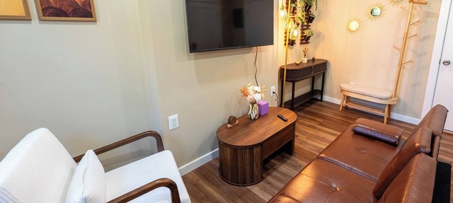 Stylish micro-loft near Lark St & Washington Park with full kitchen, loft bed & cozy workspace.