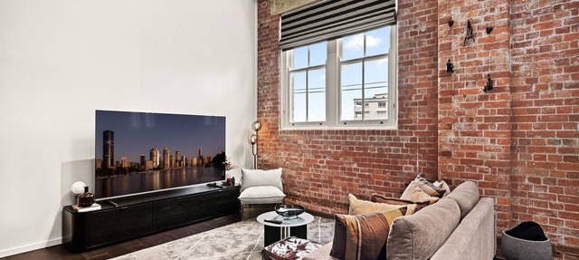 Stylish Riverside 2-Bedroom Apartment in Teneriffe