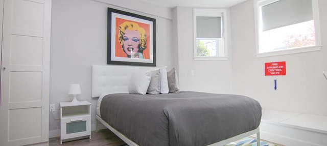 Stylish Studio in Brookline-5min train to Boston. #2