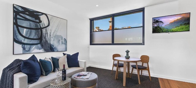 Stylish Studio with Great Amenities near Beachside
