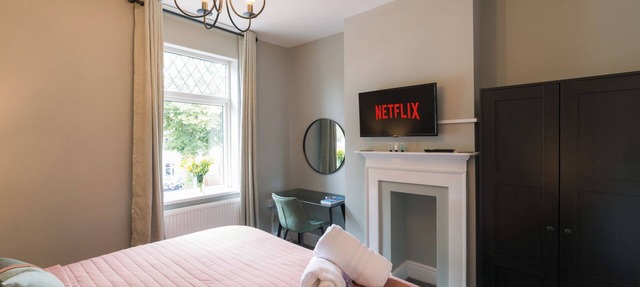 Stylish & Well Equipped Modern Home in Birmingham with WiFi