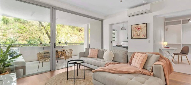Sublime Simplicity! ~1Bed/Study/1Bath/Balcony/1Car
