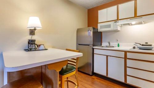 Suburban Studios Albuquerque Uptown