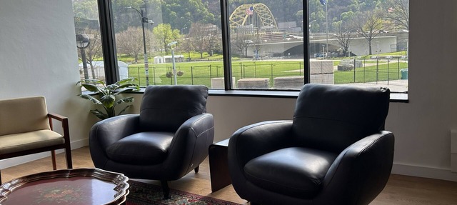 Suite steps from the Draft Experience at Point State Park - sleeps 8