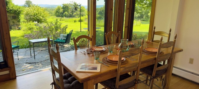 Summit Retreat:2BR/2Bath Rustic Beauty + Yoga Room