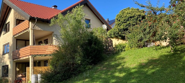 Sun terrace, distant views, large garden, high ceilings - your dream vacation home!