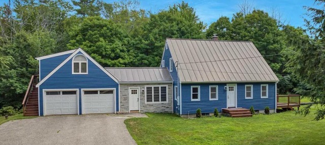 Sunapee Retreat | Fire Pit + Yard| Close to Lake
