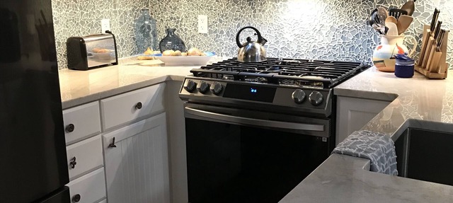 Sunny family owned corner unit town home one block from exclusive Diamond Beach