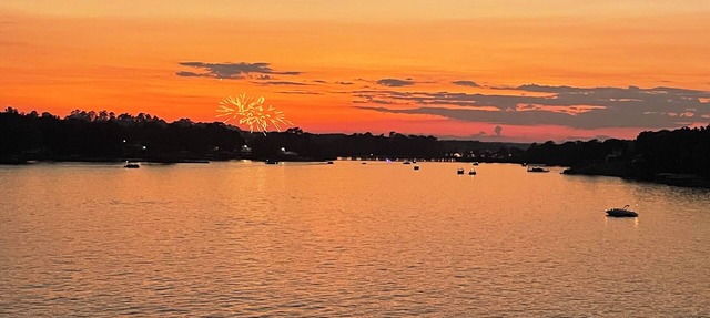 Sunset Haven-Lakefront-Private Dock-Fire Pit -Pets