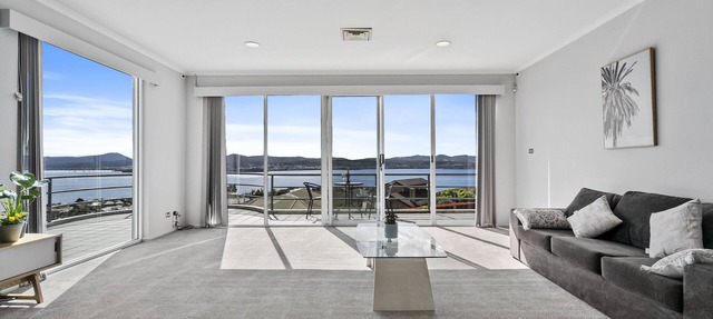 Super nice house with sea view