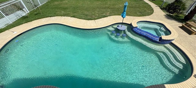 Surfside Oasis Family Retreat: Beachfront, 2 houses, 6 Bed/6 Bath, Pool, Spa