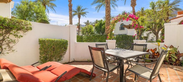 SV104 Spacious Single Story 1 Bedroom Spa Villa