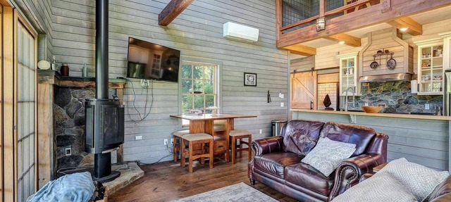 Sweeping Vermont Views From A Designer Mount Ascutney Cabin Close to Everything