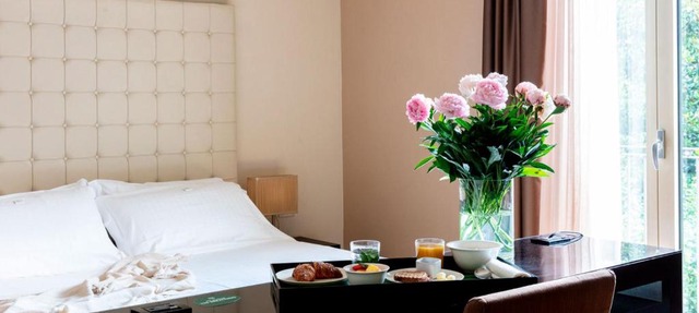 Sweet Hotel