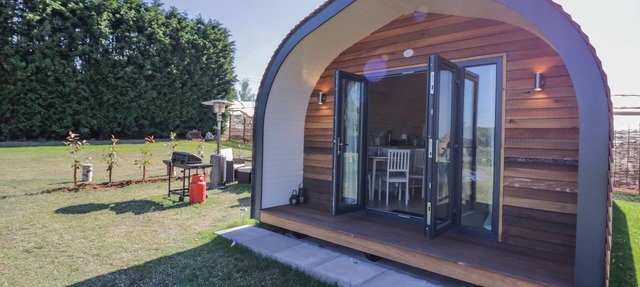 TAMINA, pet friendly, with hot tub in Great Witley