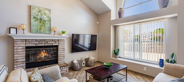 Taylor Ranch Respite - Modern, Light, Open Concept