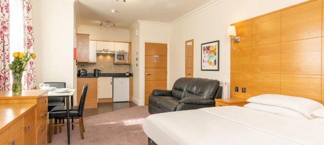 Teddington Lodge