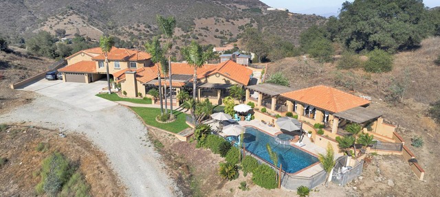 Temecula 9-Acre Estate: Pool, Jacuzzi, Mini Golf, Pickleball, Views, More!