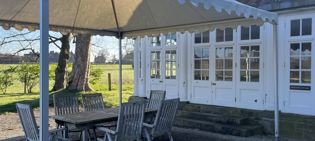 Thatched Pavilion including Hot Tub