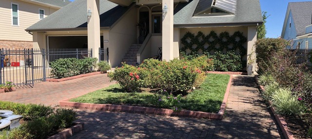 The Bay House Kemah - Houston area Bayfront Home w/Elevator & Bay Views