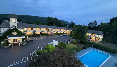 The Black Mountain Inn