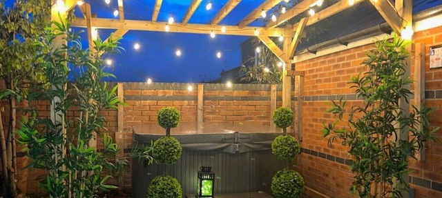 The Cheshire Gathering - Hot Tub 8 Bedroom