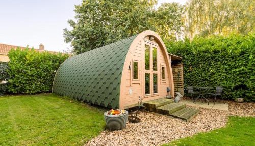 The Chestnuts Pod with private garden.