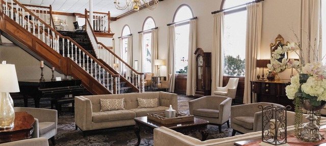 The Colonial Hotel