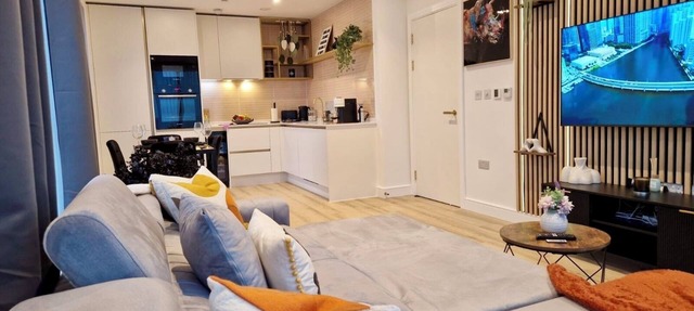 The Cozy cloud Modern Apartment- Wembley Stadium - Parking