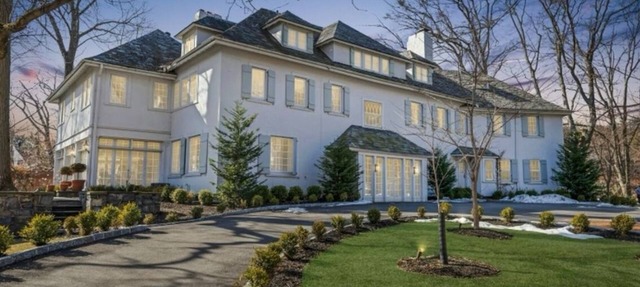 The dinner parties that can be had! 7-bedroom estate in wonderful Llewellyn Park